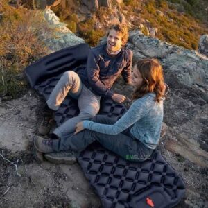 Туристичний надувний матрац Каремат з подушкою з вбудованим насосом 60 см на 190 см. Outdoor Sleeping